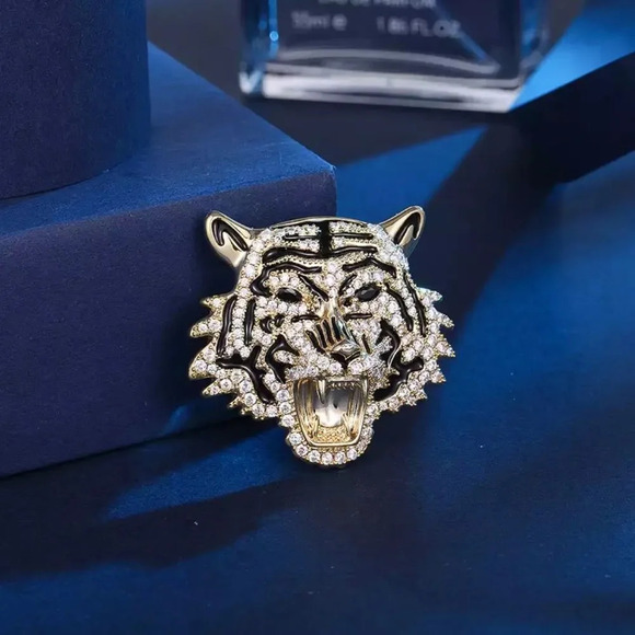 VQ Tiger Brooch - Picture 2 of 4